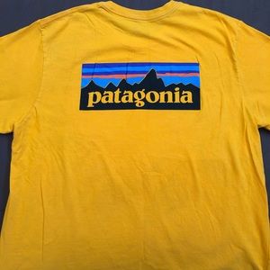 “Patagonia Men’s P-6 Logo Pocket Responsibili-Tee”